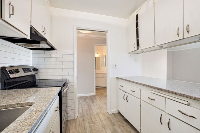 Foto del edificio - 1321 Webster St
