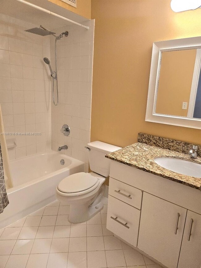 Building Photo - 2082 Madeira Dr