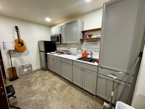 Building Photo - 505 W C St