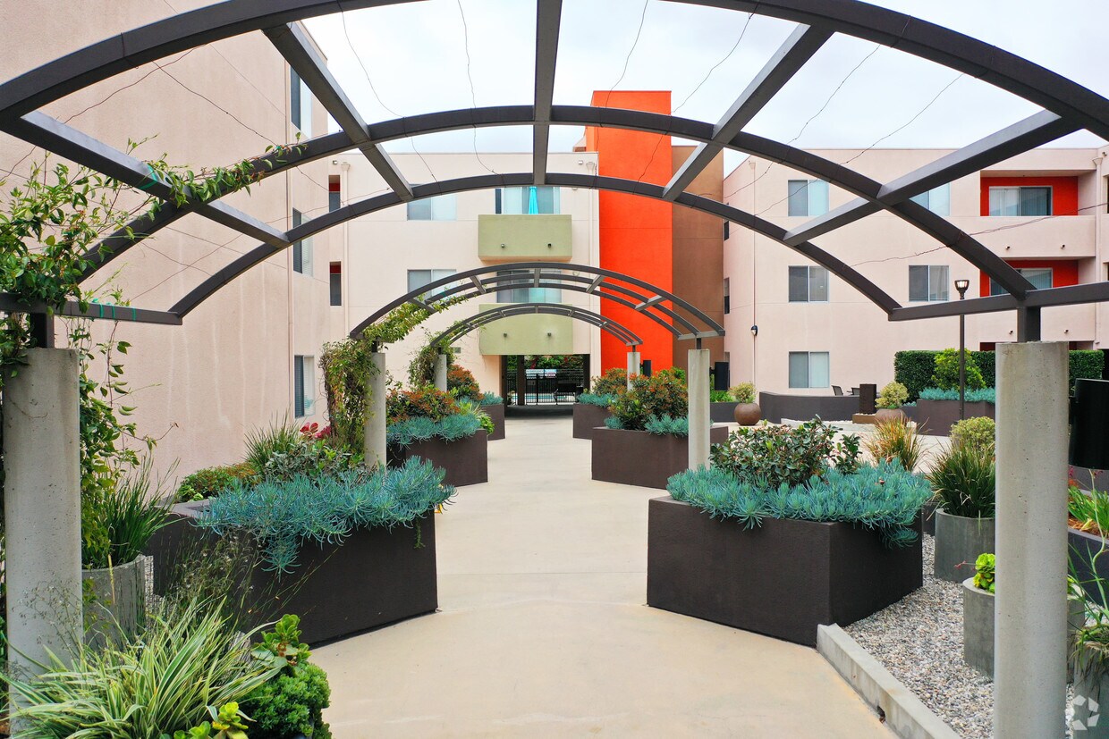 California Villages Valley Village Alquileres en Valley Village, CA