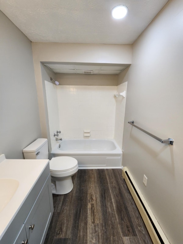 Building Photo - 201 Rose Ln St SW