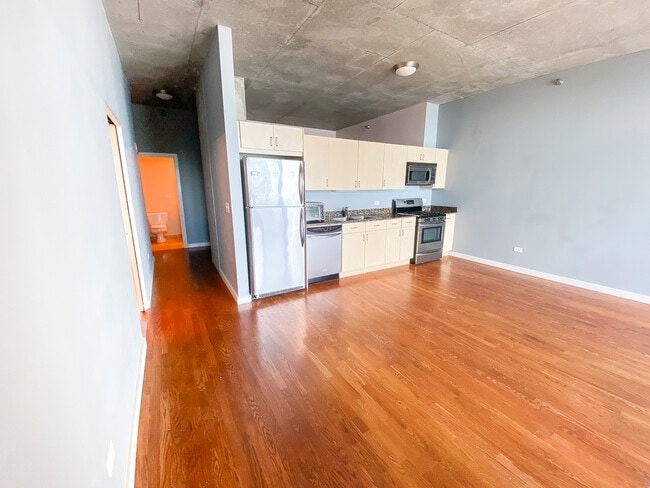 Building Photo - 1720 S Michigan Ave