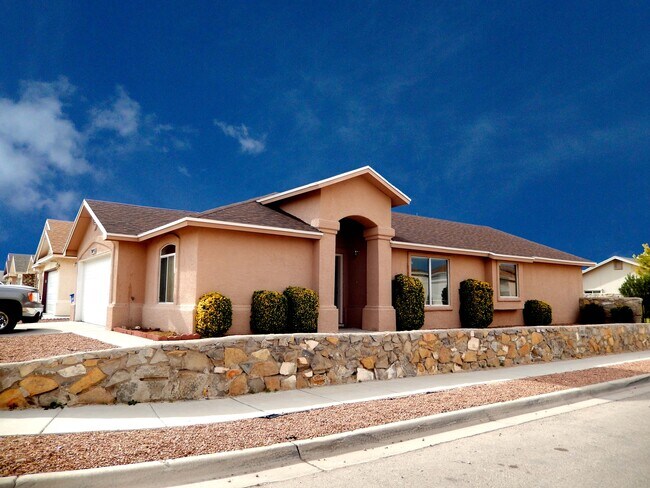 Building Photo - 3093 Manny Aguilera Dr