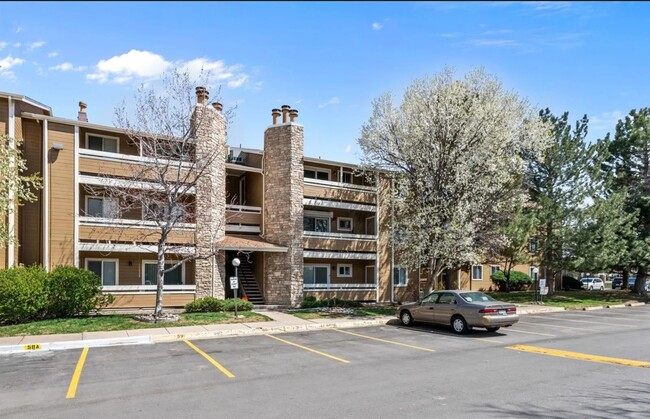 Building Photo - 1074 S Dearborn St