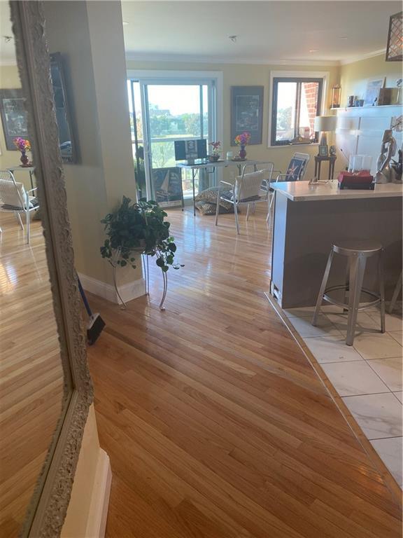 Building Photo - 1204 Capella S