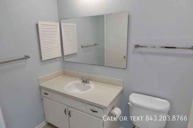 Building Photo - 1140 Hidden Cove Dr