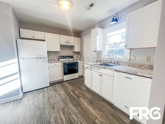 Building Photo - 107 Chesterfield Ct