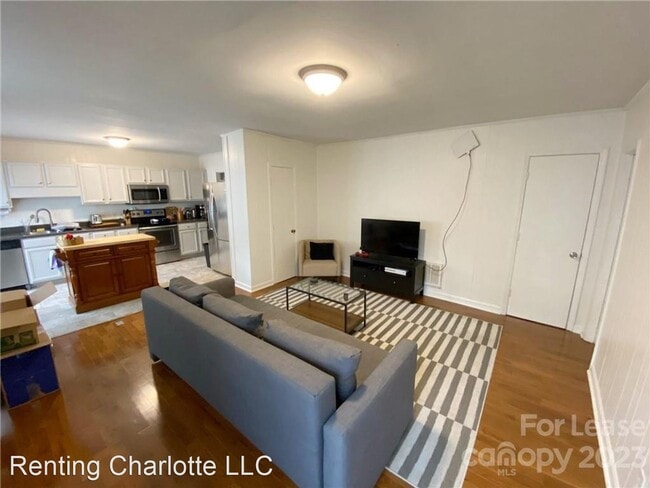 Building Photo - 3 br, 2 bath House - 1744 Wilmore Dr
