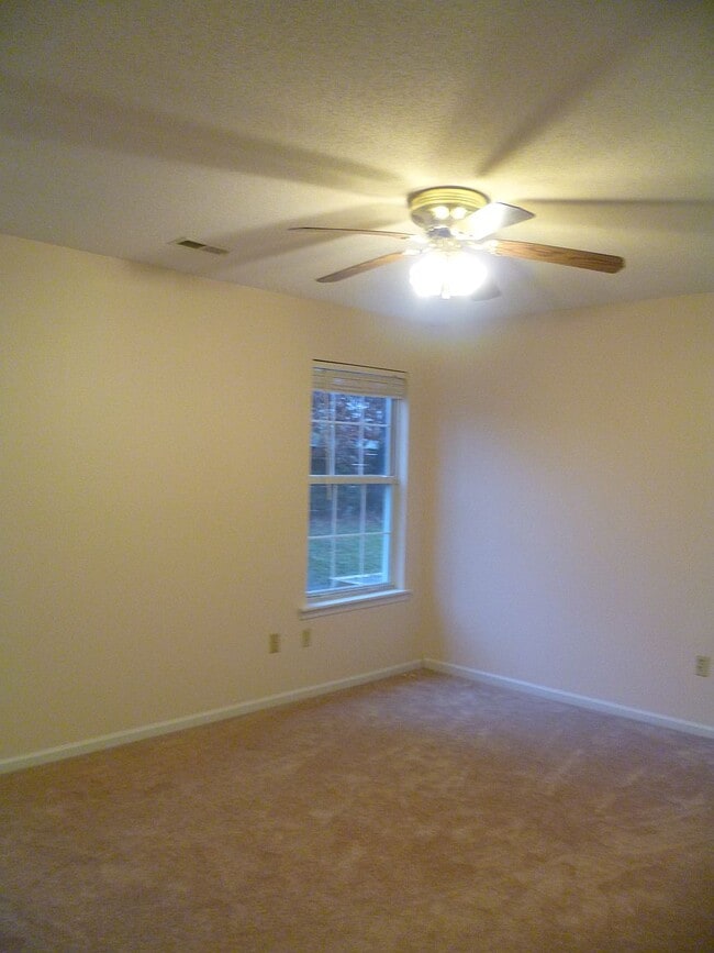 Building Photo - 3516 Churchill Dr