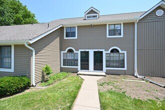 Building Photo - 1143 Hampton Ln