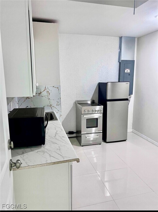 Foto del edificio - 2211-2211 Park Rd