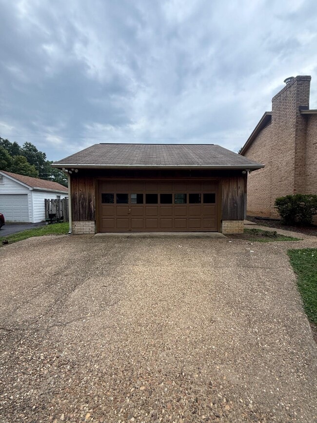 Building Photo - 602 Galveston Rd