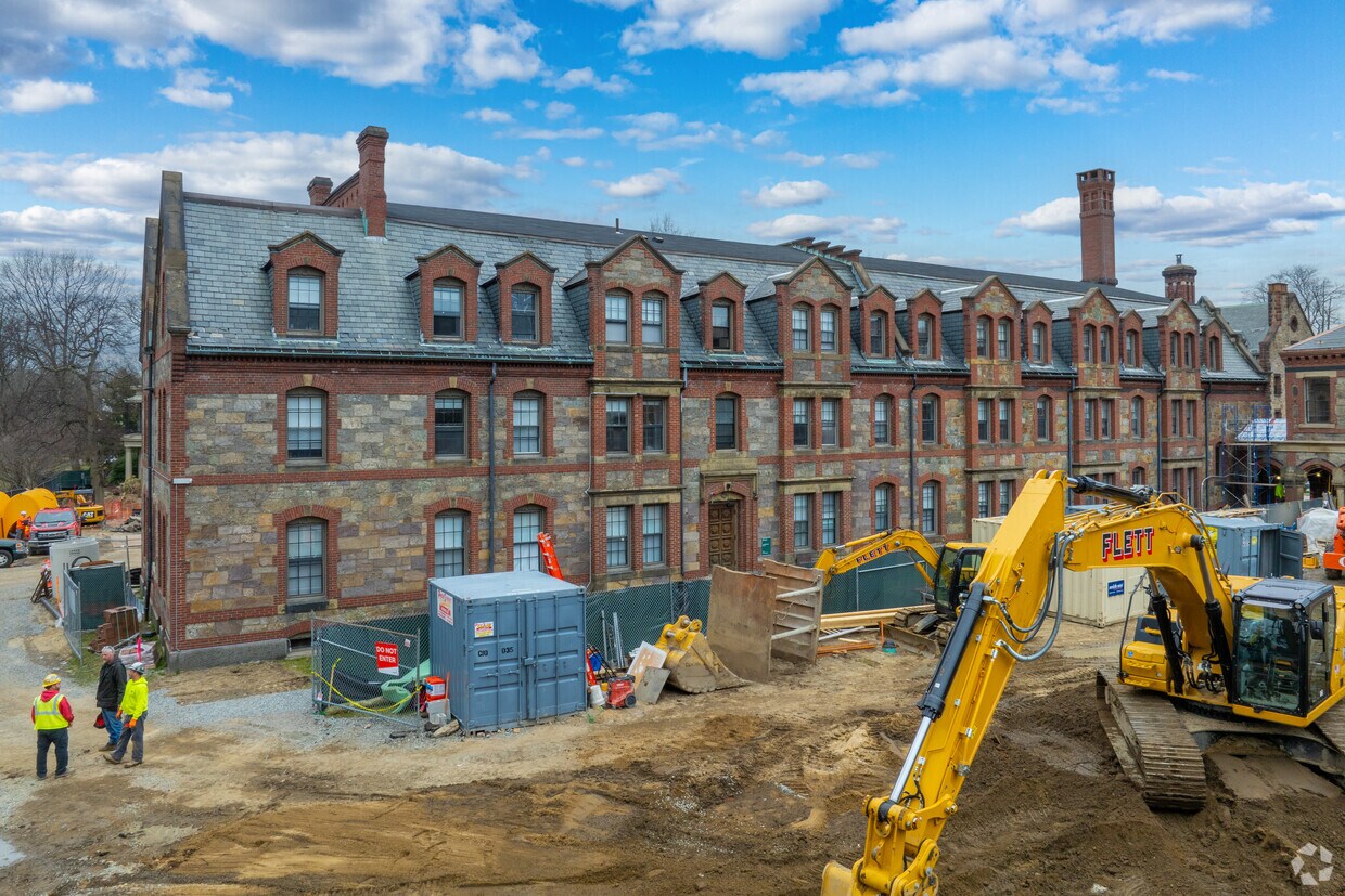Primaria - 99 Brattle St