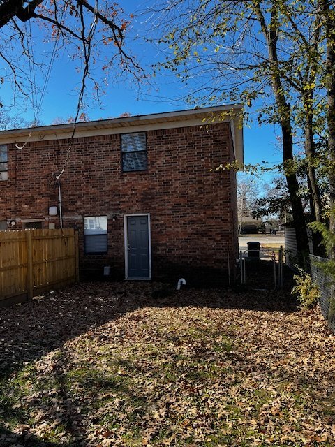 Building Photo - Charming 2 Bed, 1.5 Bath Duplex in Fort Sm...