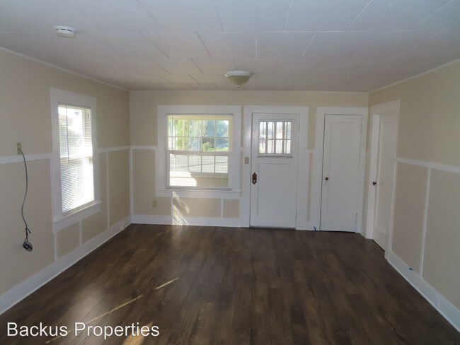 Building Photo - 2 br, 1 bath Apartment - 136 East Street