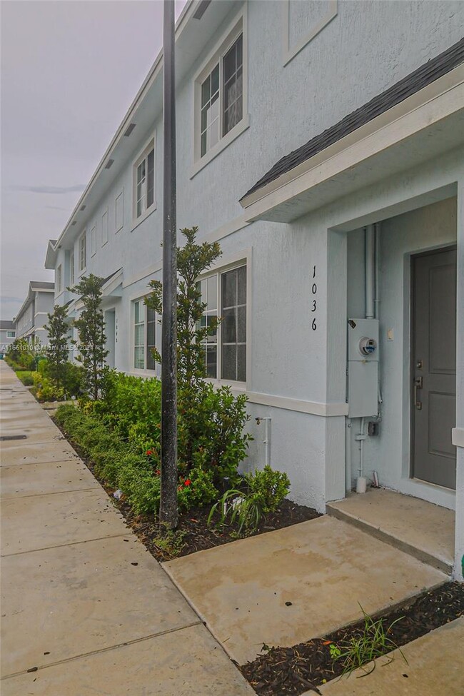 Building Photo - 1036 NW 5th Terrace