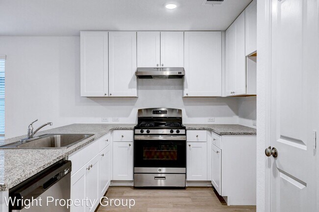 Foto del edificio - 4 br, 2.5 bath House - 14823 Greenfield Mill