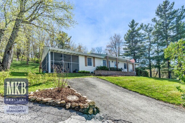 Building Photo - 9901 Fortune Ridge Road Bent Mountain VA 2...