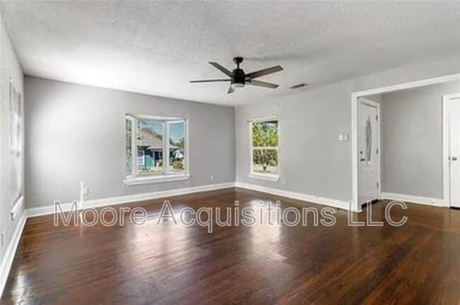 Foto del edificio - 1330 W Sears St