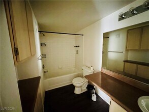 Building Photo - 555 E Silverado Ranch Blvd