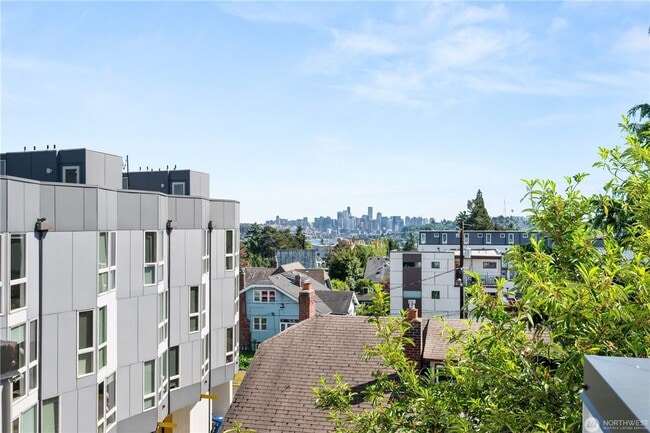 Foto del edificio - Modern Luxury Living in Fremont with Private Rooftop Deck
