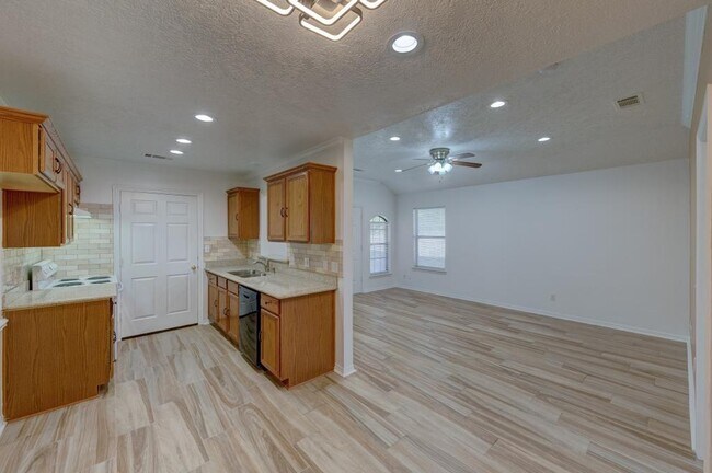 Building Photo - 4212 Allenbrook Dr