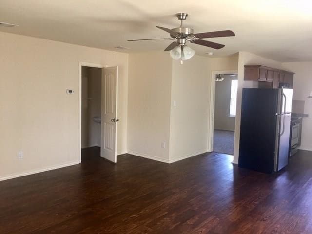 Building Photo - 806 Parkplace Ridge