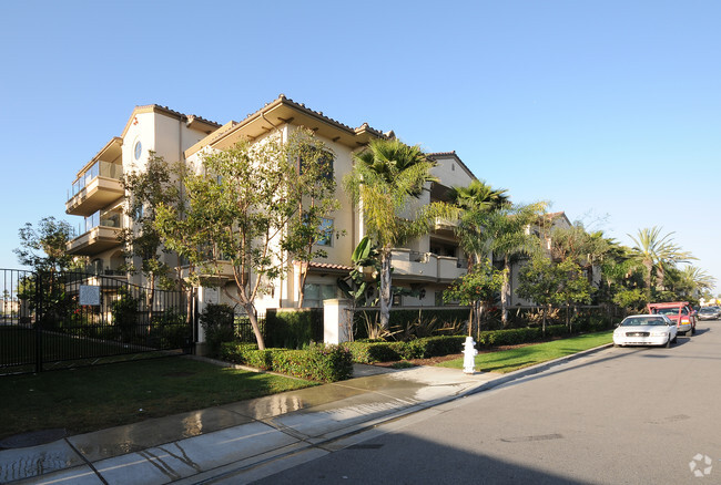 Primary Photo - Pacifica at Newport Plaza