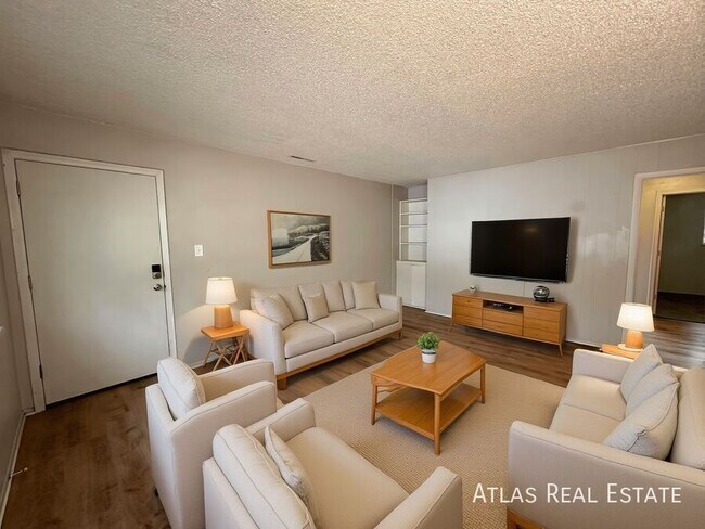 Photo - 303 University Dr Apartment