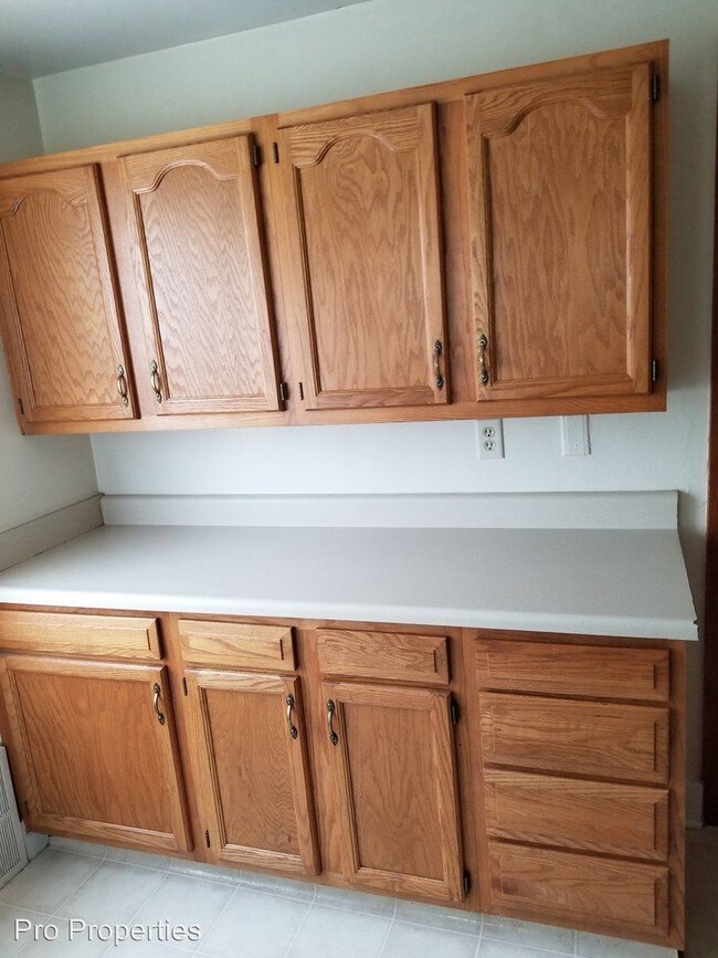 Building Photo - 804-806 Hickory St