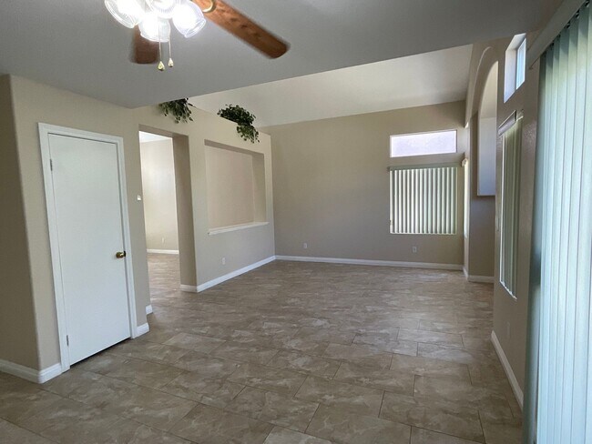 Foto del edificio - 2 Story Home, 3br, 2cg
