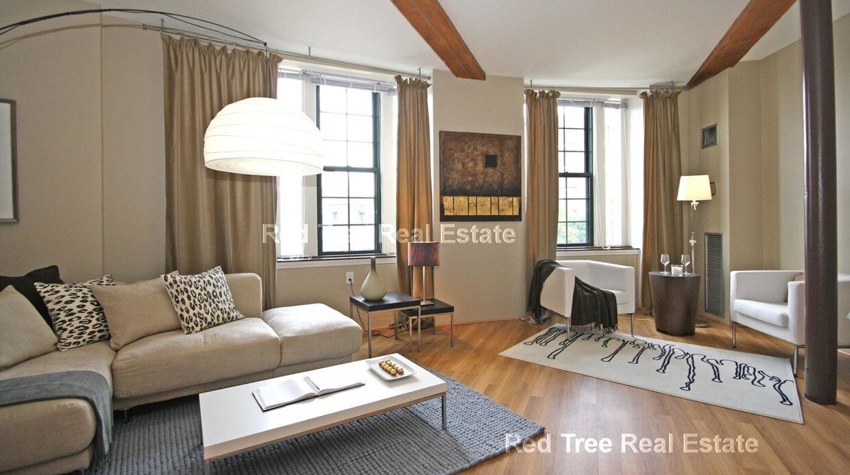 Foto principal - 1220 Adams St