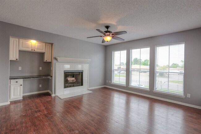 Foto del edificio - 3919 Fairmont Pkwy