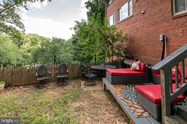Foto del edificio - 4605 Blagden Terrace NW