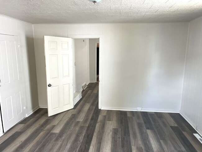 Building Photo - Coming Soon! First Floor Apartment with Bo...