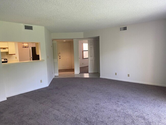Building Photo - 12692 Shoreline Dr