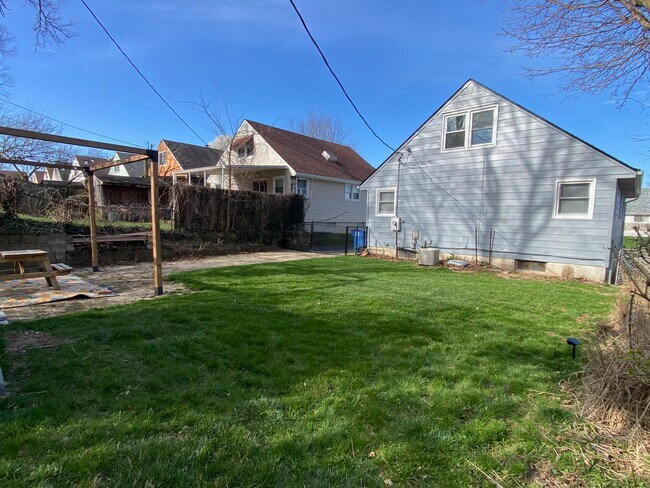 Foto del edificio - 262 N Cherrywood Ave