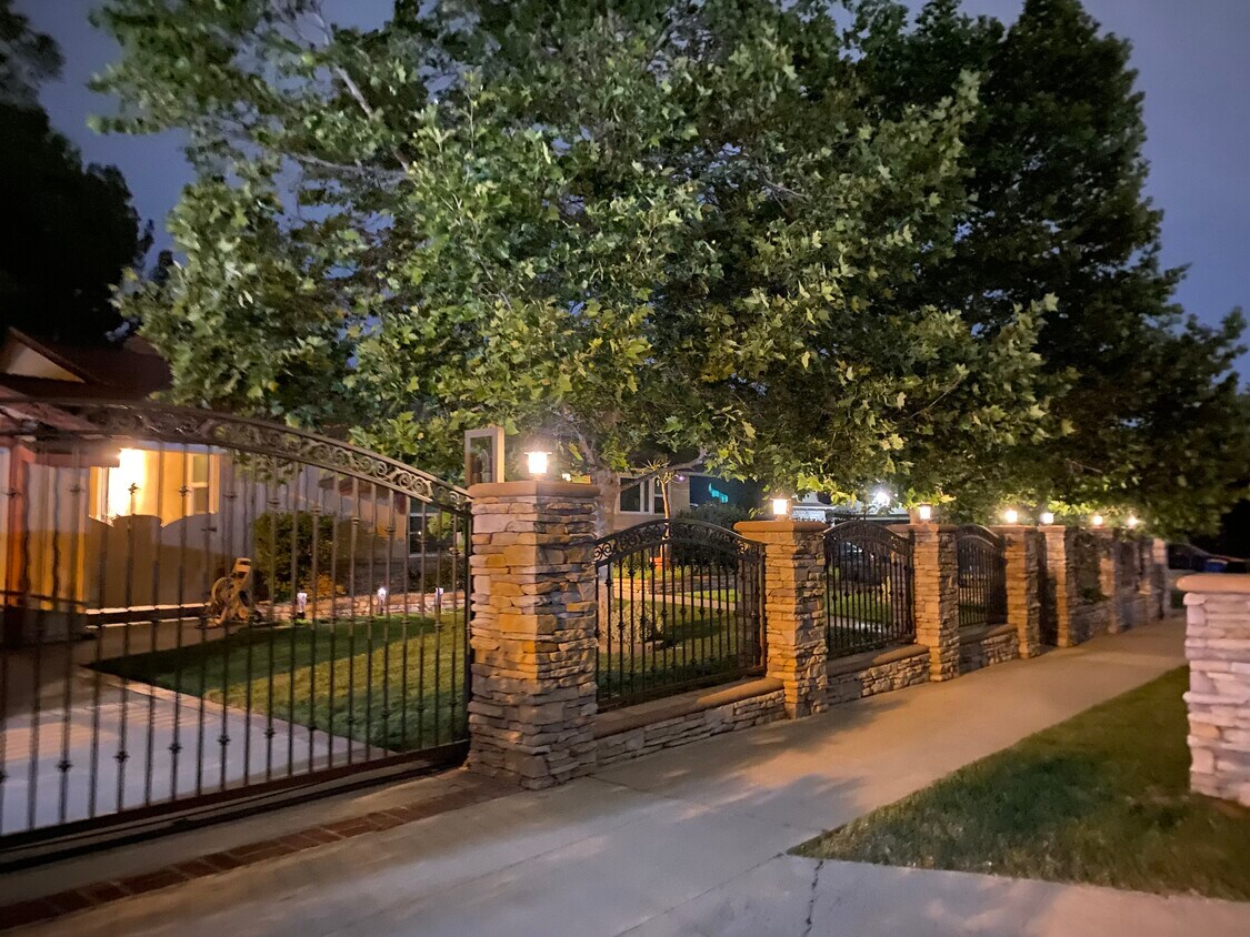Foto principal - 15735 Superior St