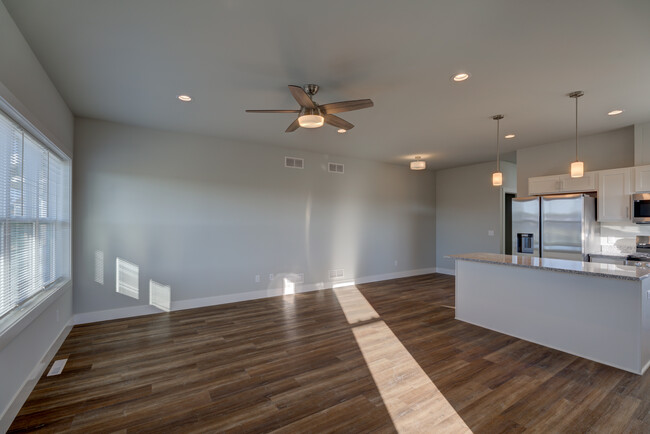 Main Living Area - 4860 Romaine Rd