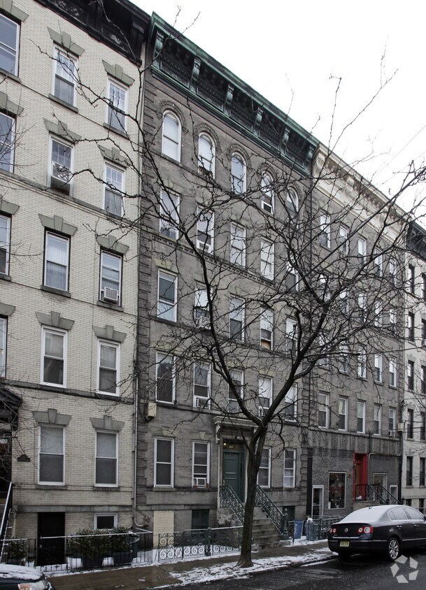 Building Photo - 721 Willow Ave