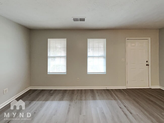 Building Photo - 6120 Forrest Ave