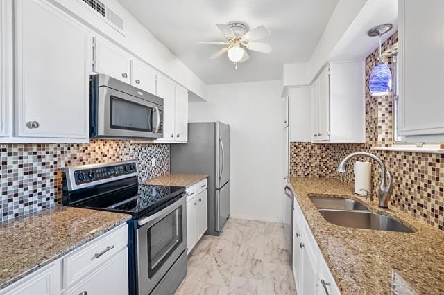 Foto del edificio - 10580 High Hollows Dr