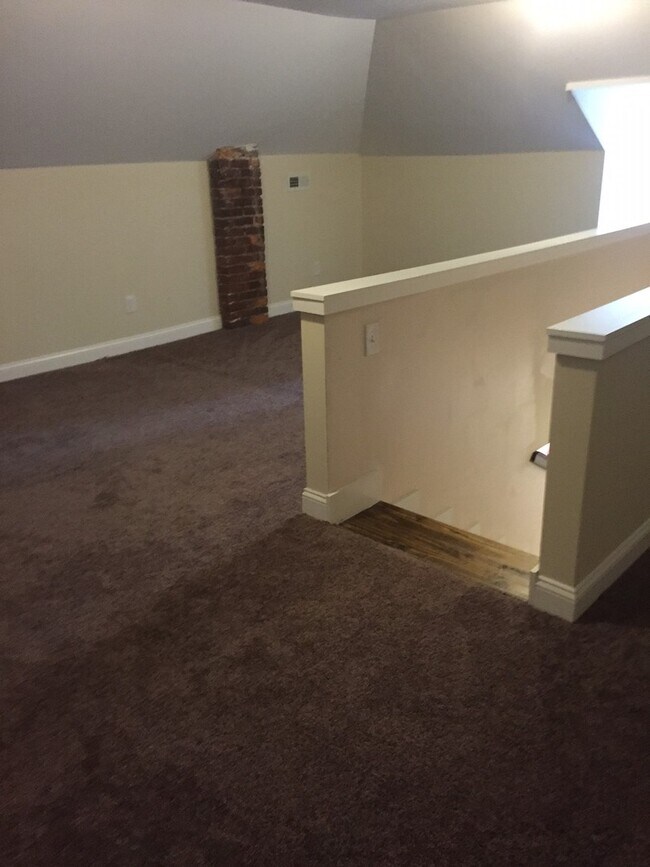Building Photo - CONTINGENT ON CURRENT TENANTS NOT RENEWING