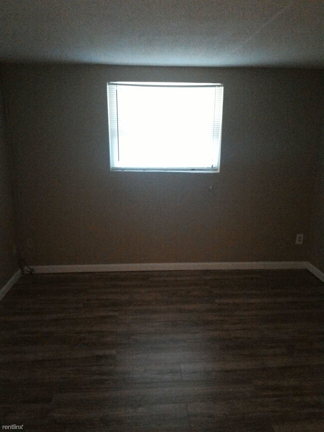 Building Photo - 9643 Diamond Dr