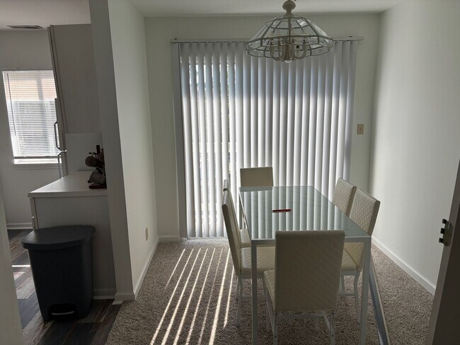 Foto del edificio - 2 BEDROOM 2 BATH ON 2ND FLOOR AT MYRTLE GREENS