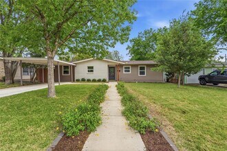 Building Photo - 7705 Lazy Ln