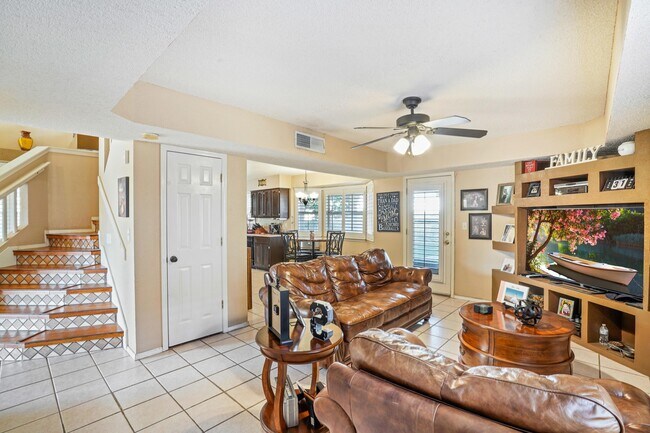 Building Photo - 1317 Amber Morgan Dr