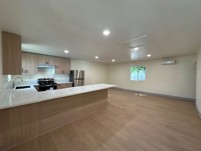 Building Photo - 7227 Forbes Ave