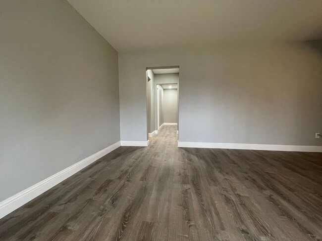 Foto del edificio - Newly Remodeled 2-Bedroom Home in Sacramento!