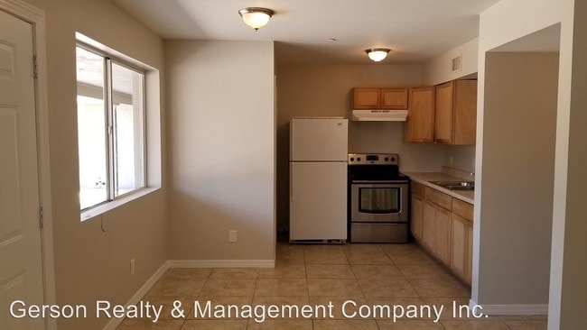 Building Photo - 3208 N 67th Pl